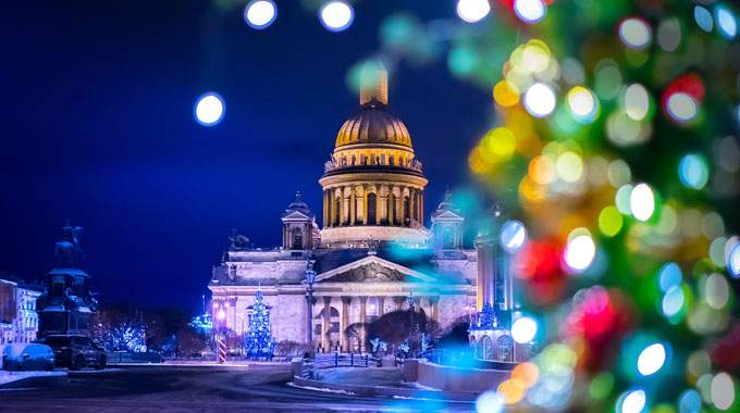 Hiver romanesque et festivités du Nouvel An dans les capitales russes (CB-10)