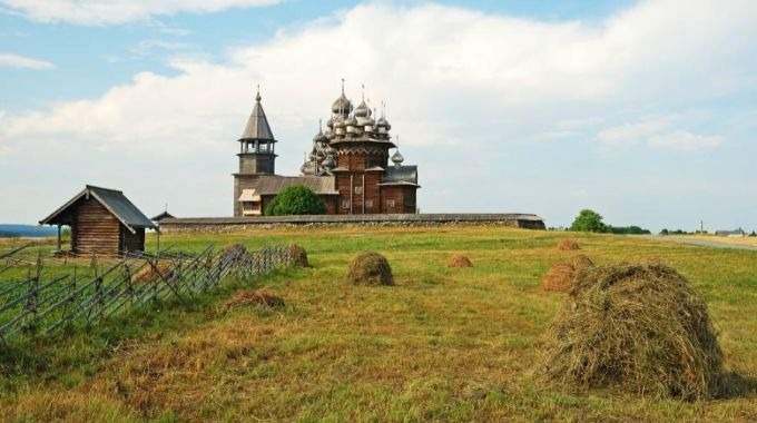 Patrimoine de l'UNESCO en Russie : Moscou - Novgorod - Kiji - St. Pétersbourg (CB-30)