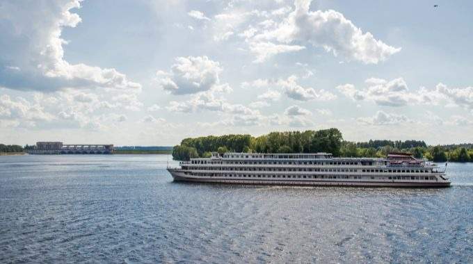 3-étoiles croisière fluviale en Russie - Moscou - Anneau d'Or - Saint-Pétersbourg - 12 jours (CR-02)