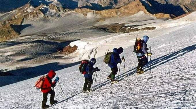 Escalader la plus haute montagne d'Europe - Elbrouz (EL-01)